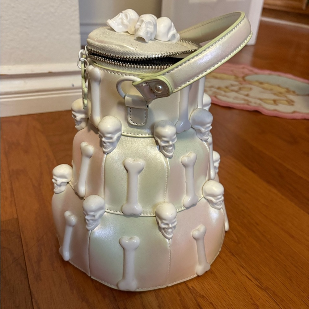 Dolls kill x corpse bride iridescent white cake skull figurative purse cosplay